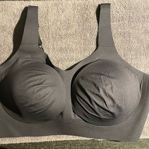 Evelyn Bobbie bra